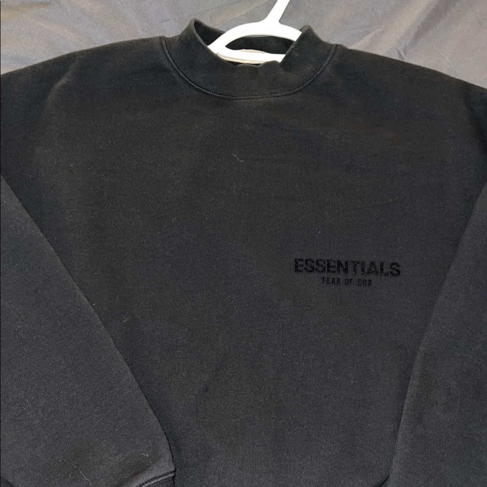 Essential black crewneck
